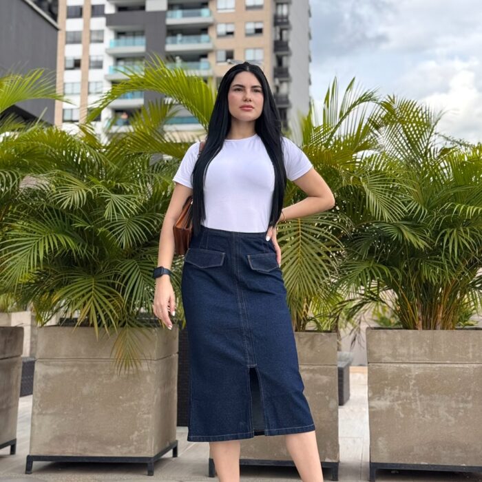 Falda Denim con Bolsillos de Solapa y Abertura Frontal